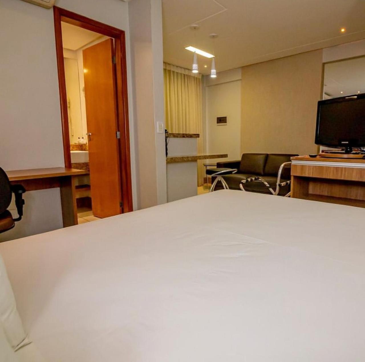 Sun Square Suites Hotel By Lual Goiânia Extérieur photo